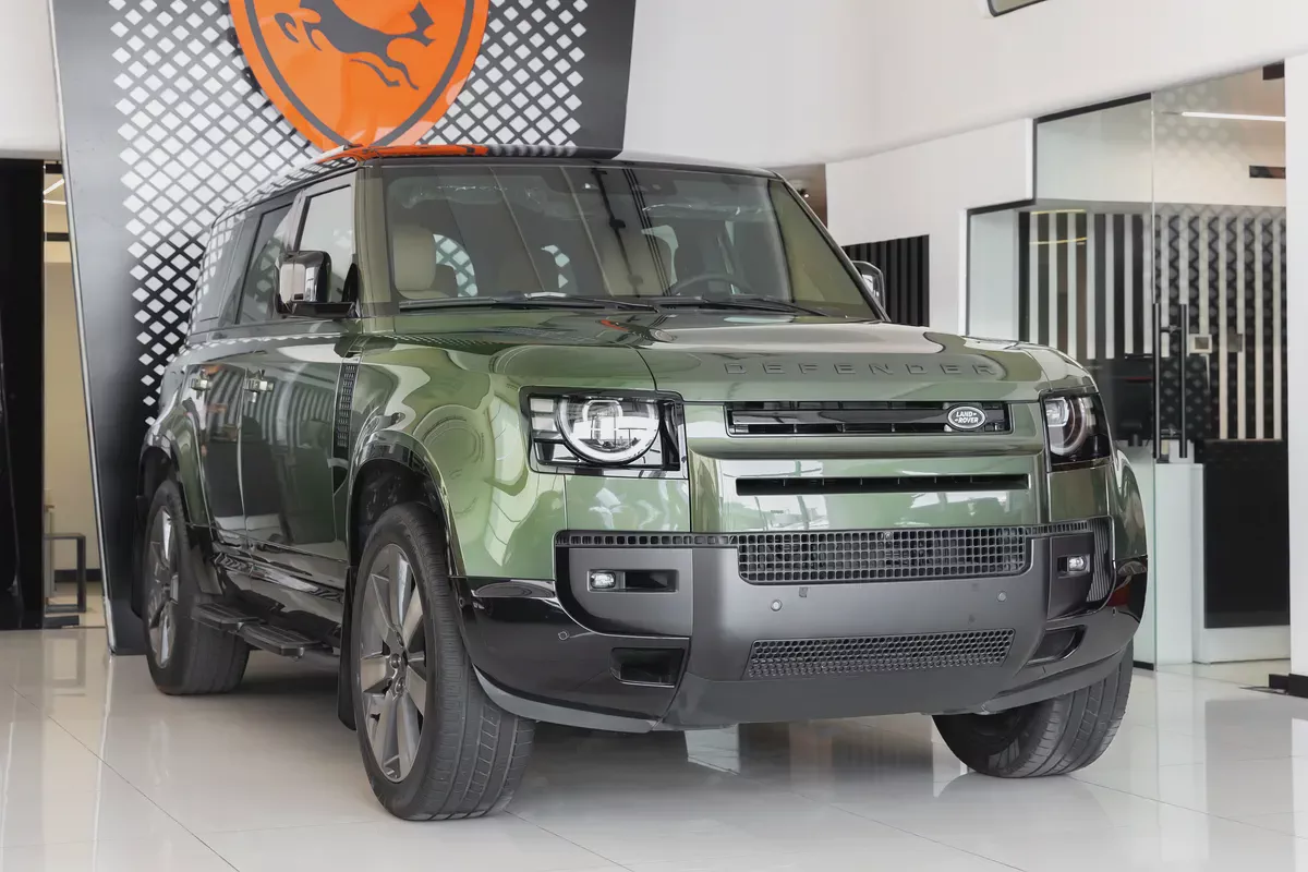 Land Rover Defender | 110 X-Dynamic HSE P400 | GCC Specs | 2026 (Export)