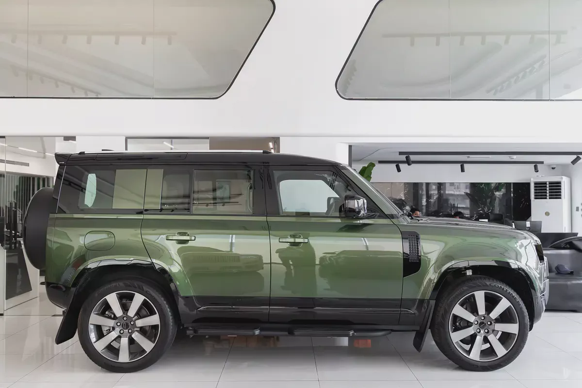 Land Rover Defender | 110 X-Dynamic HSE P400 | GCC Specs | 2026 (Export)-6-6