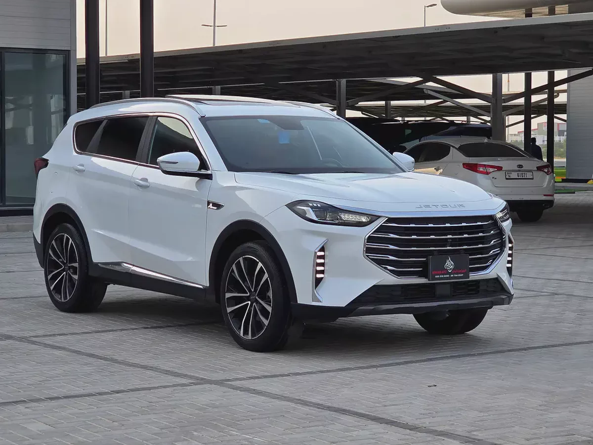 Jetour X70 Plus Luxury 2023 GCC Specs | 7-Seater | Under Warranty