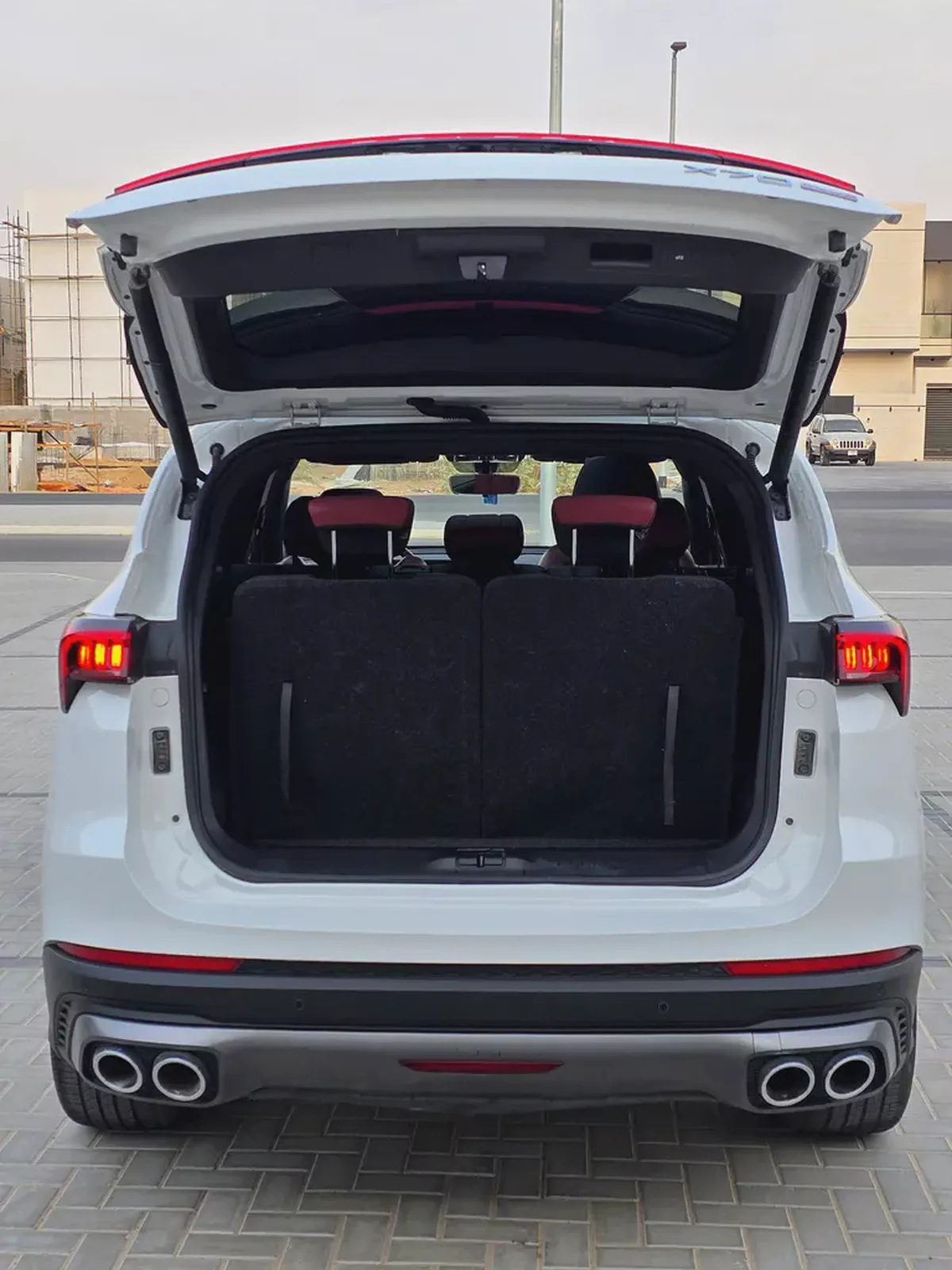 Jetour X70 Plus Luxury 2023 GCC Specs | 7-Seater | Under Warranty-19-19