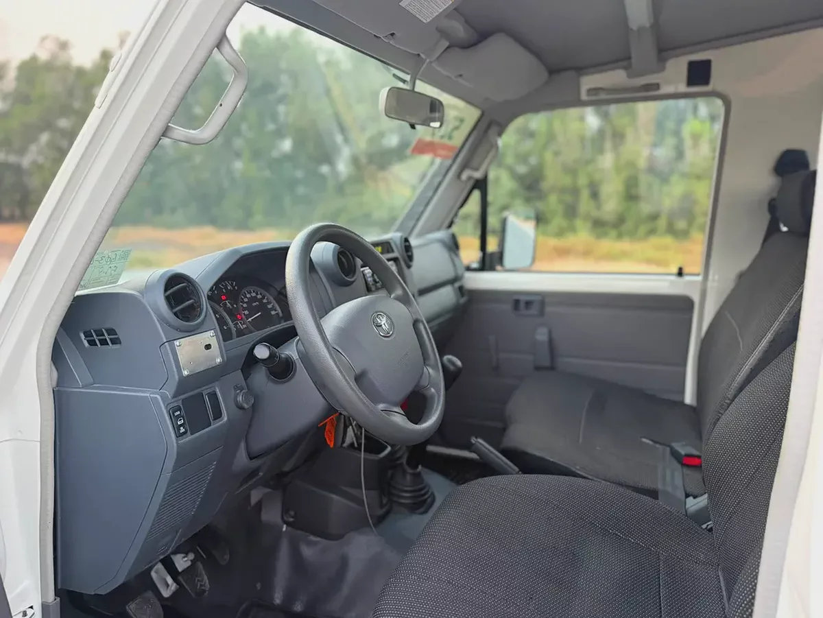 Land Cruiser 79 Diesel like new-5-5