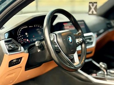 BMW 3-Series 330e xDrive-12