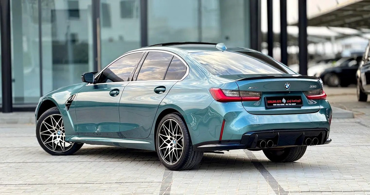 BMW 3-Series 330e xDrive-2-2
