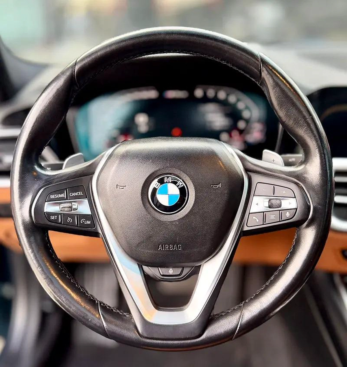 BMW 3-Series 330e xDrive-10-10