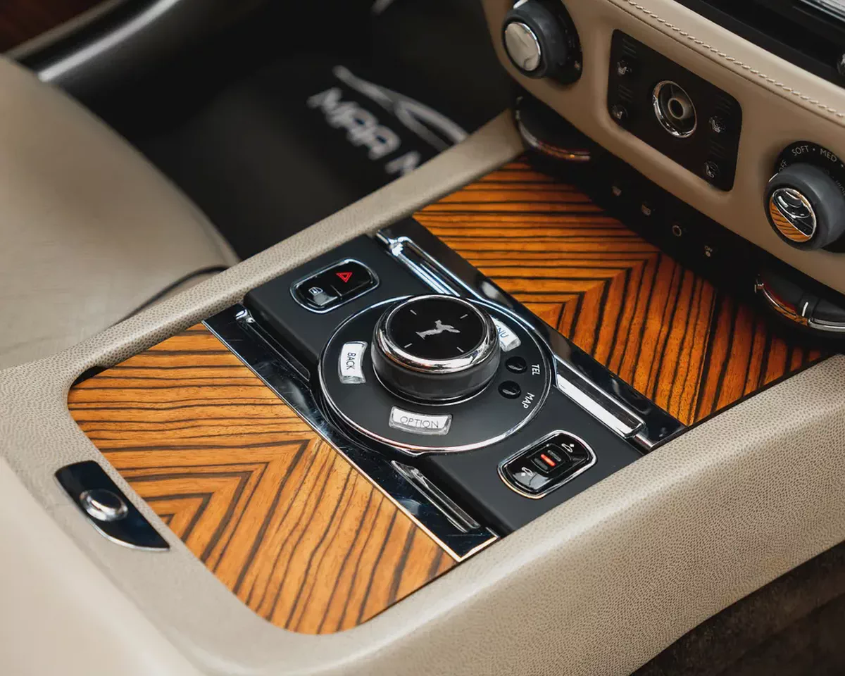 2015 Rolls-Royce Wraith Standard GCC Specs-8-8
