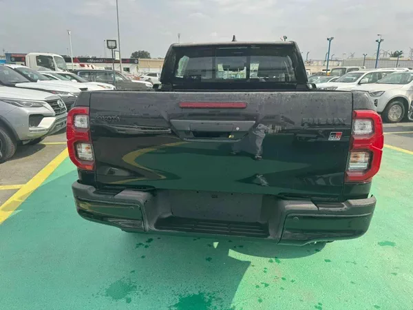 Toyota Hilux GR Sport 4.0L 2025 MODEL