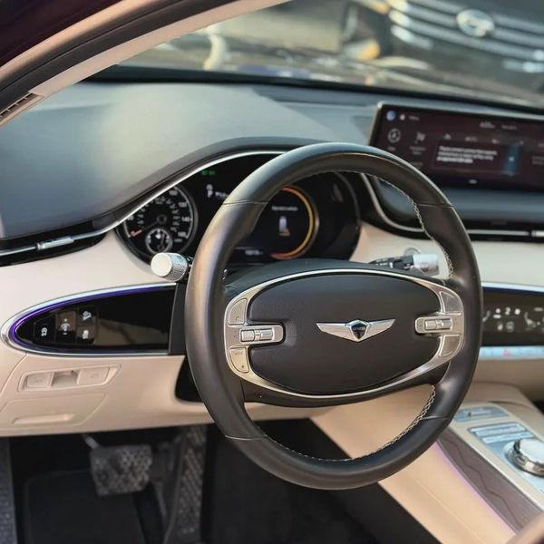 HYUNDAI//GENESIS GV 70 (2022)// AMERICAN// FULL OPTIONS//GOOD CONDITION//LOW MILLAGE//