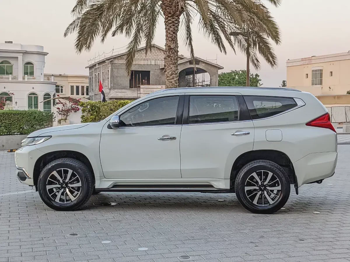 MITSUBISHI MONTERO SPORT 2016 GLS 4WD TOP LINE GCC IN EXCELLENT CONDITION-17-17