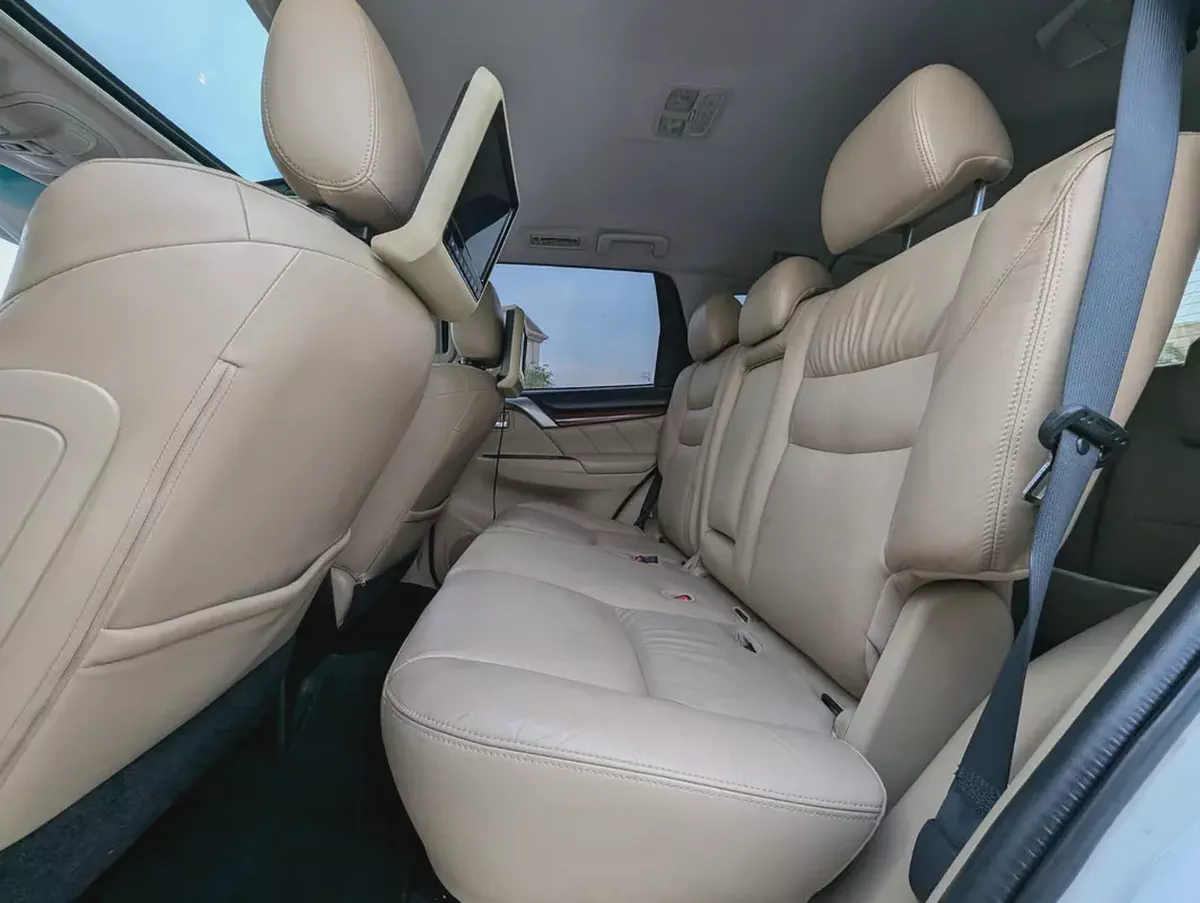 MITSUBISHI MONTERO SPORT 2016 GLS 4WD TOP LINE GCC IN EXCELLENT CONDITION-3-3