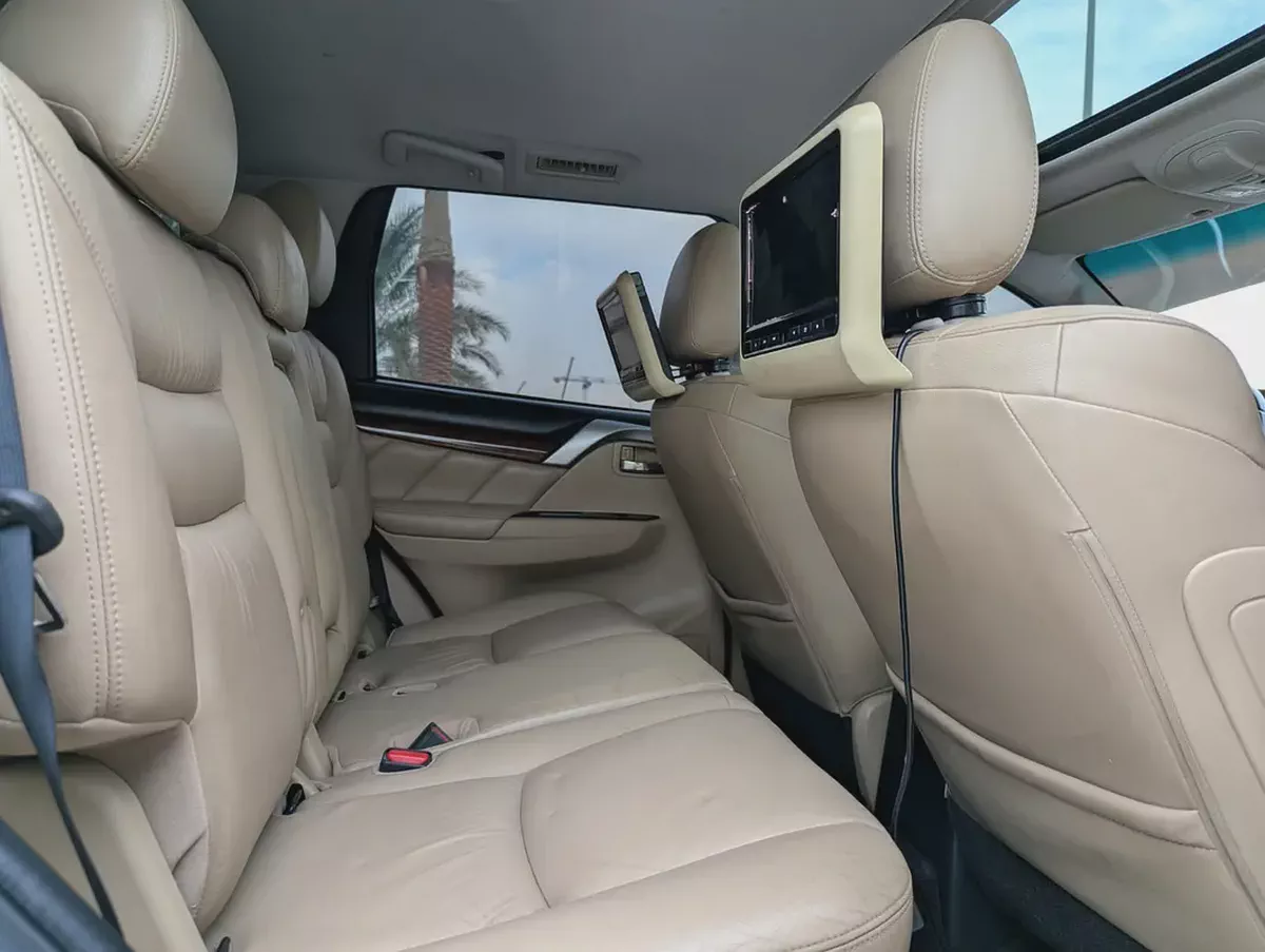 MITSUBISHI MONTERO SPORT 2016 GLS 4WD TOP LINE GCC IN EXCELLENT CONDITION-4-4