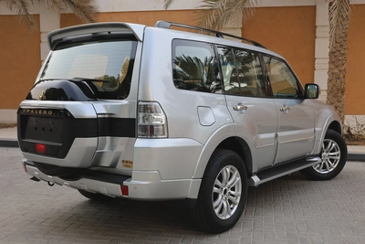 MITSUBISHI PAJERO 2019 3.8L V6 GLS PLUS-171000KM-GCC SPECS-2