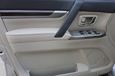 MITSUBISHI PAJERO 2019 3.8L V6 GLS PLUS-171000KM-GCC SPECS-13