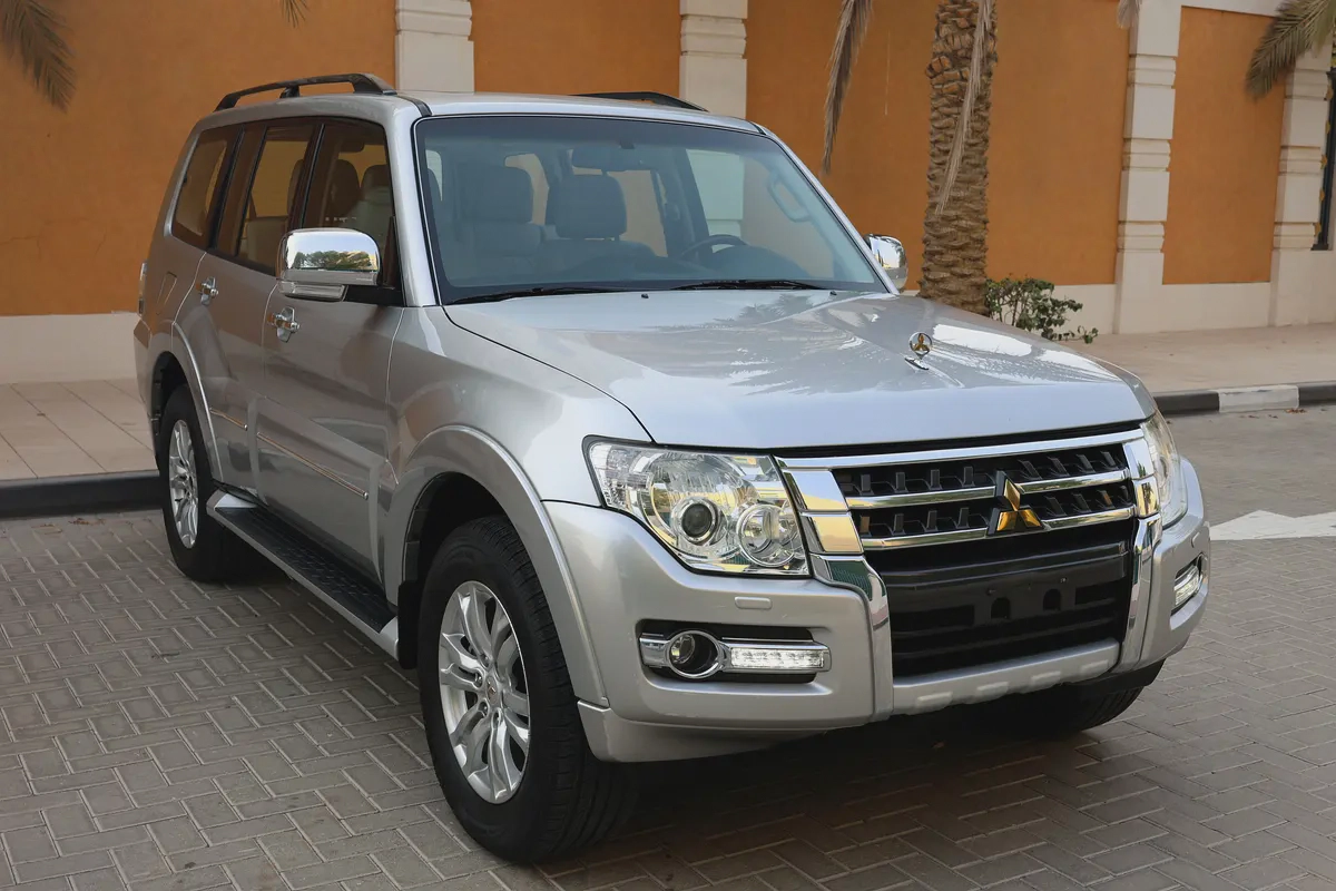MITSUBISHI PAJERO 2019 3.8L V6 GLS PLUS-171000KM-GCC SPECS-4-4