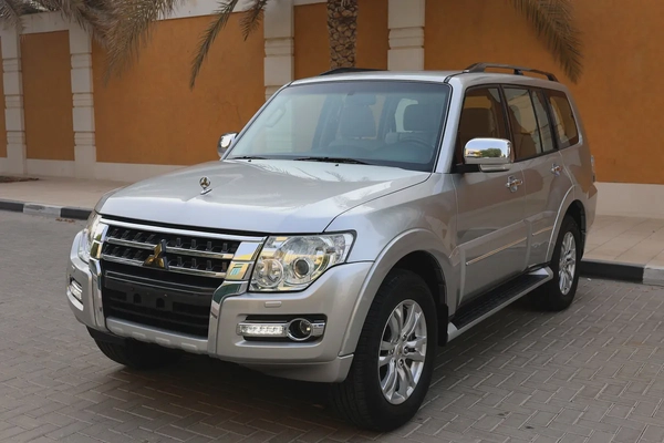 MITSUBISHI PAJERO 2019 3.8L V6 GLS PLUS-171000KM-GCC SPECS
