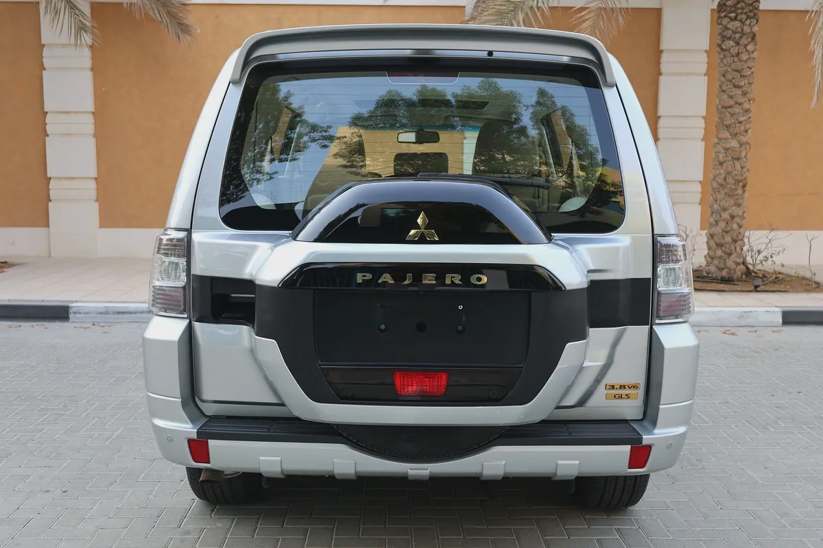 MITSUBISHI PAJERO 2019 3.8L V6 GLS PLUS-171000KM-GCC SPECS-9-9