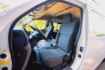 High-Roof 13-Seater Passenger Van | Manual | GCC Specs | Ref#N67836-7