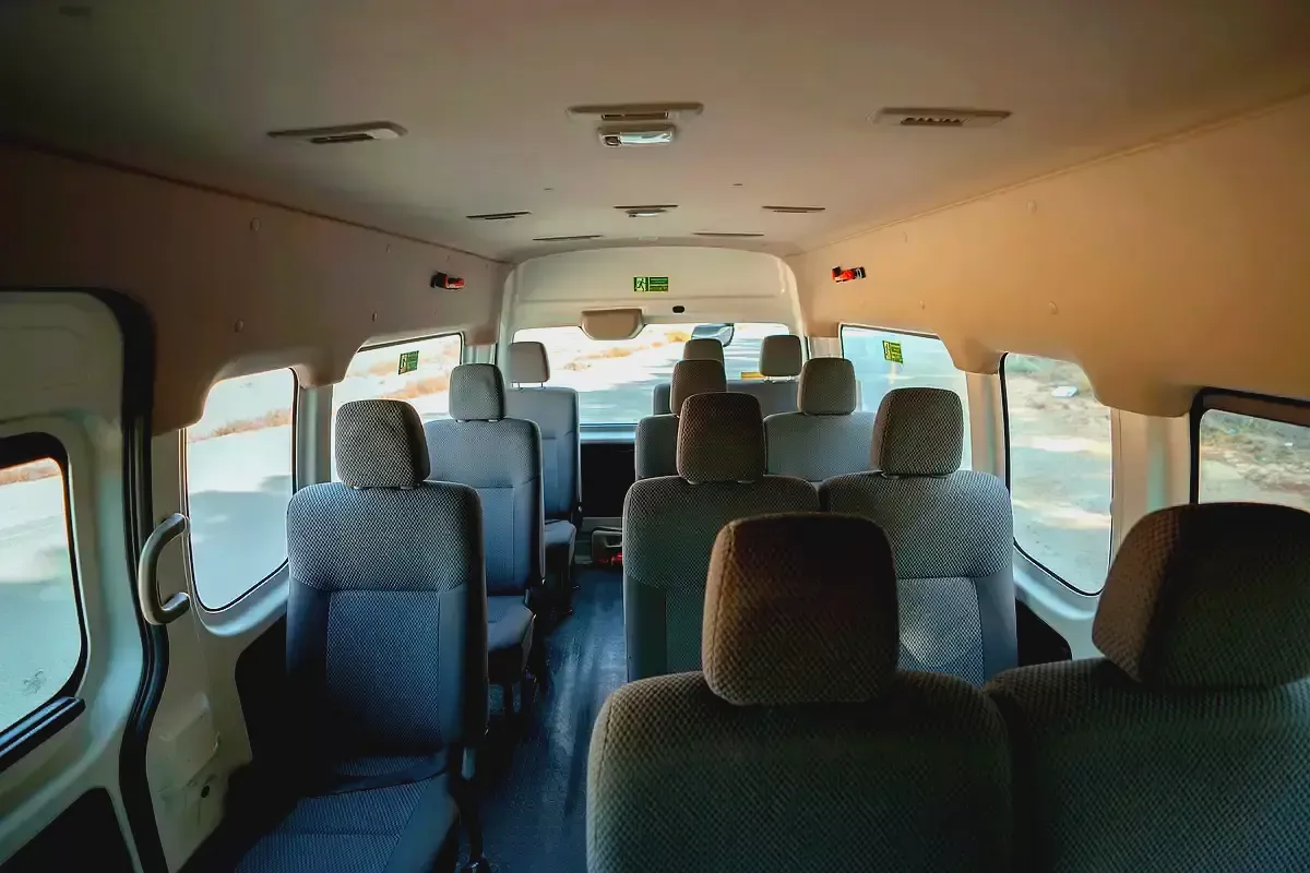 High-Roof 13-Seater Passenger Van | Manual | GCC Specs | Ref#N67836-10-10