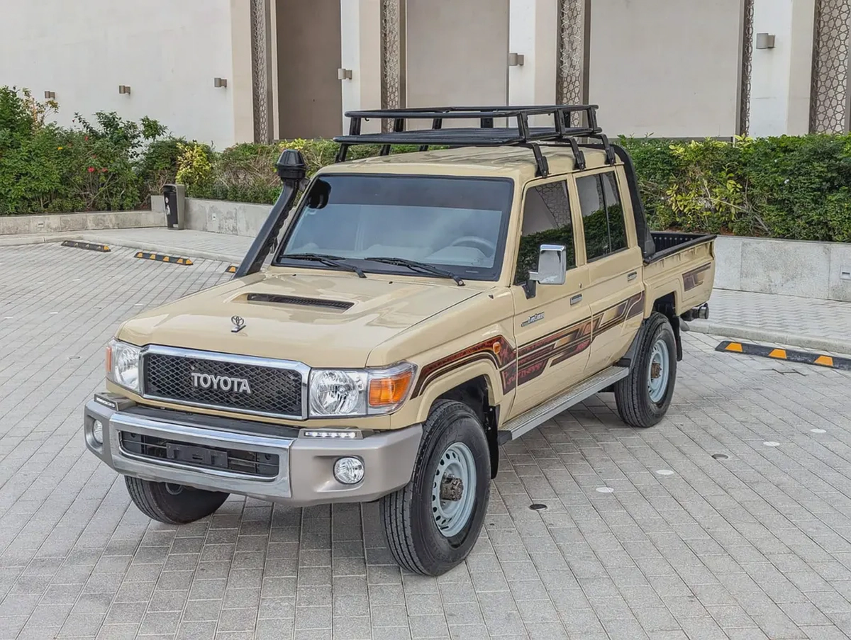 2020 TOYOTA LAND CRUISER PICK UP LC 79 SERIES DIESEL V8 4.5L GCC IN EXCELLENT CONDITION-1-1
