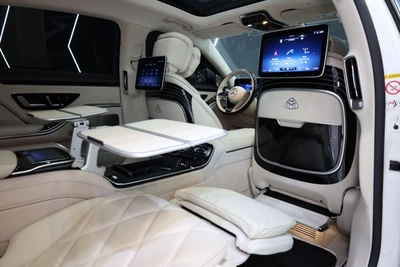 Mercedes-Benz Maybach S680-10