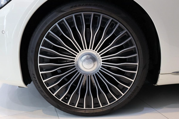 Mercedes-Benz Maybach S680