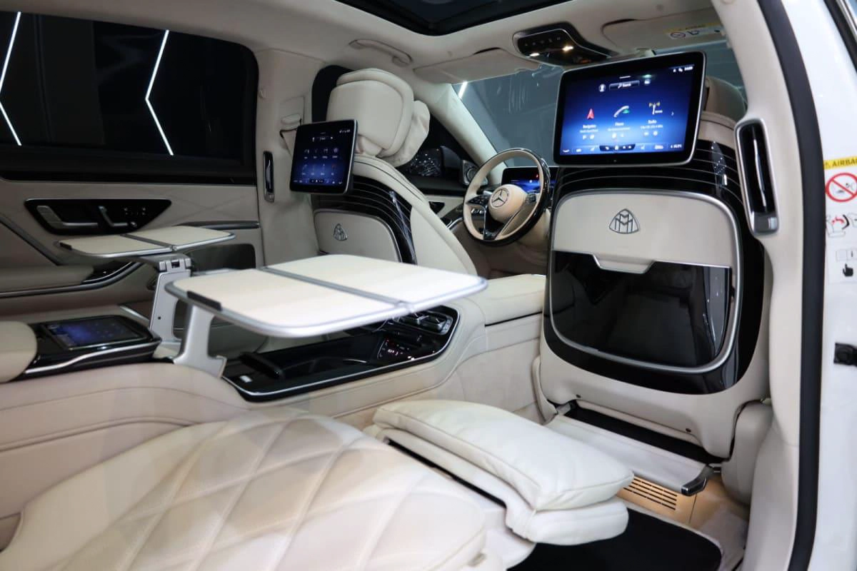 Mercedes-Benz Maybach S680-10-10