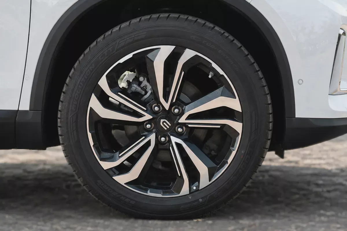 2025 Skywell ET5 | GCC Specs | Brand New Electric SUV-4-4