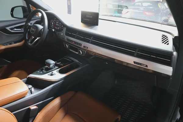 Audi Q7 45 TFSI Quattro 2017 | GCC Specs | Well Maintained
