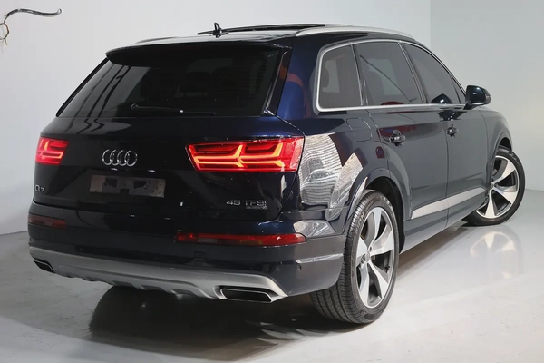Audi Q7 45 TFSI Quattro 2017 | GCC Specs | Well Maintained