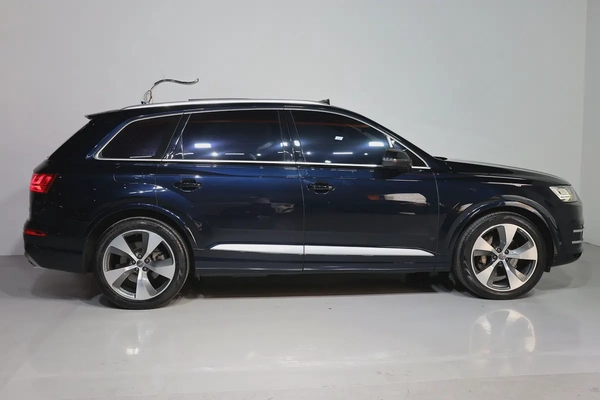 Audi Q7 45 TFSI Quattro 2017 | GCC Specs | Well Maintained