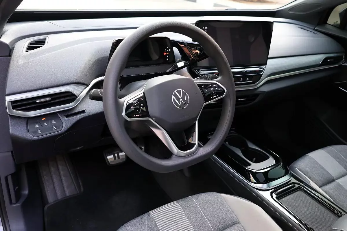 Volkswagen ID.4-2022-33000km-UNDER WARRANTY-GCC SPECS-16-16