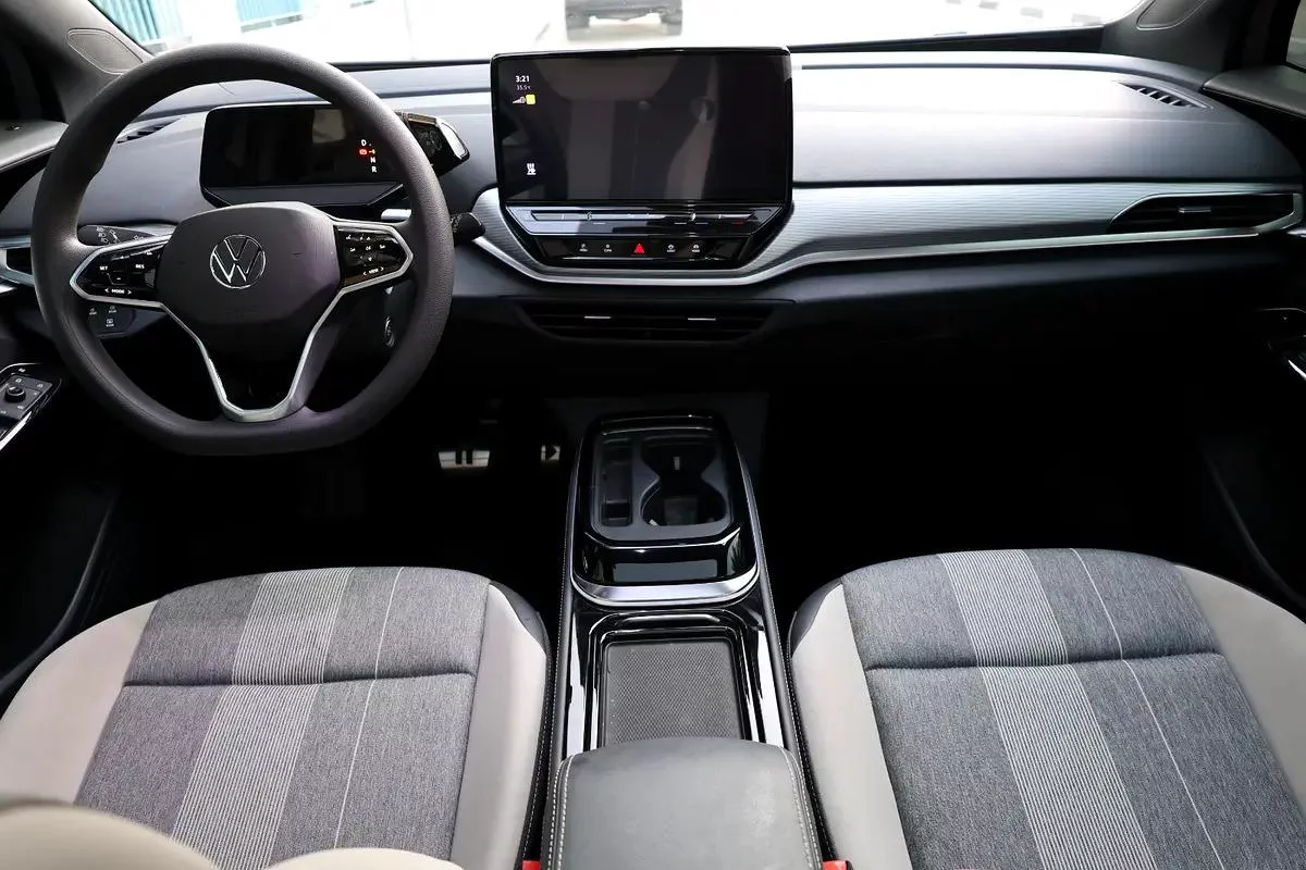 Volkswagen ID.4-2022-33000km-UNDER WARRANTY-GCC SPECS-11-11
