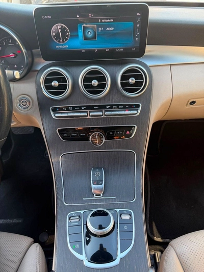 Mercedes Benz C300 STD (NON GCC)-6