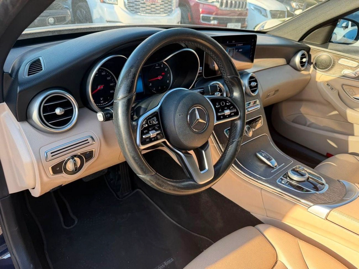 Mercedes Benz C300 STD (NON GCC)-3-0
