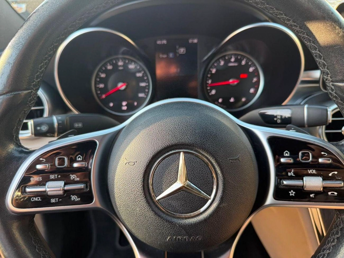 Mercedes Benz C300 STD (NON GCC)-5-0