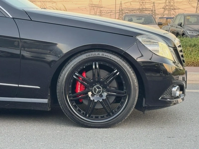 Mercedes-Benz E350 low Kilometer Auction Grade 4/B-6