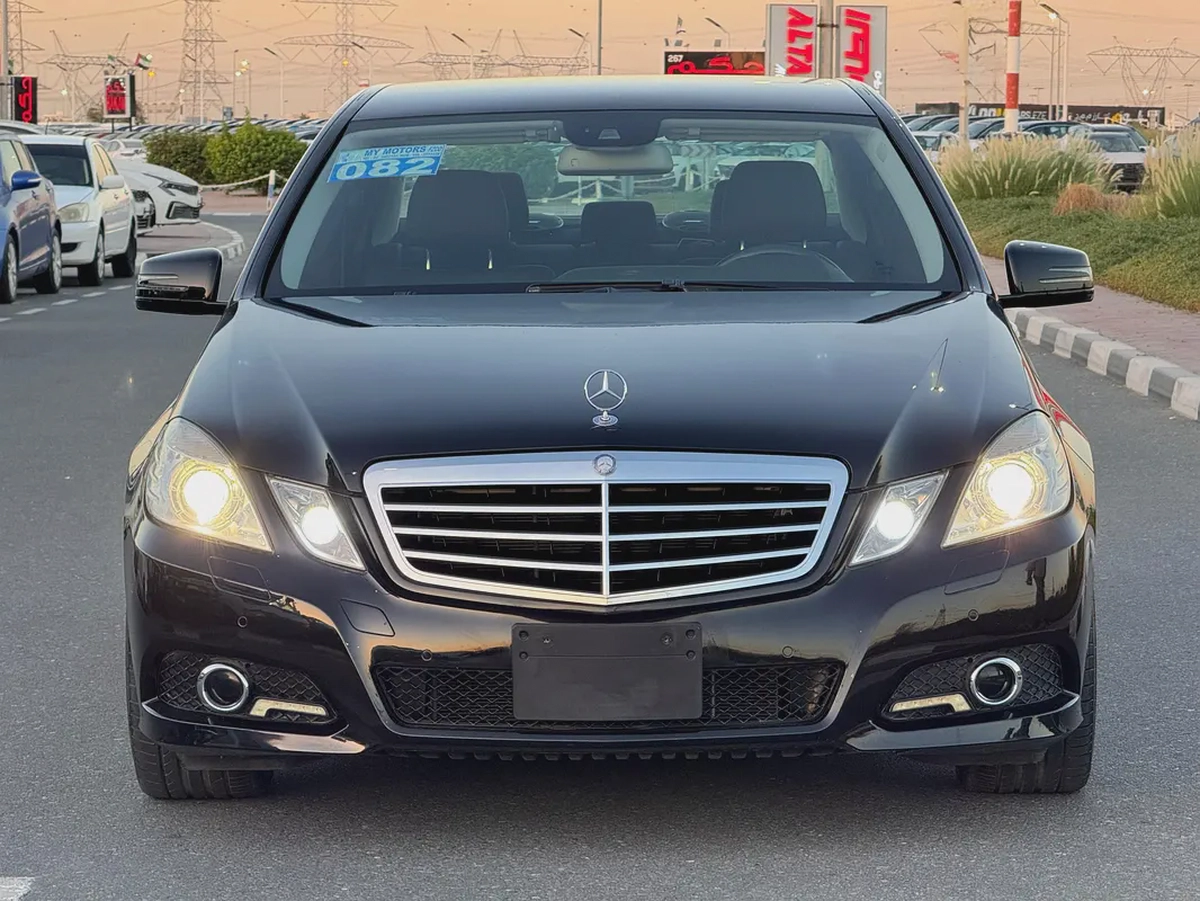 Mercedes-Benz E350 low Kilometer Auction Grade 4/B-2-2