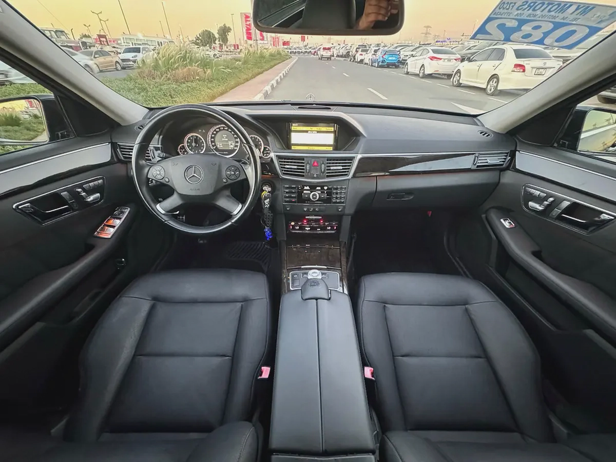 Mercedes-Benz E350 low Kilometer Auction Grade 4/B-9-9