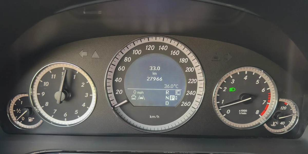 Mercedes-Benz E350 low Kilometer Auction Grade 4/B-16-16