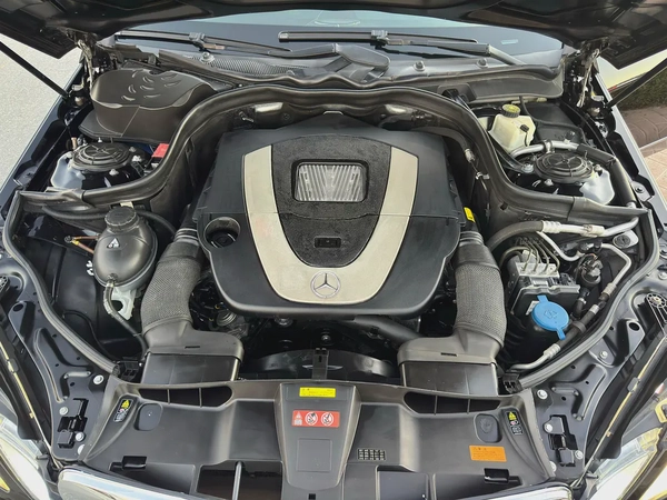 Mercedes-Benz E350 low Kilometer Auction Grade 4/B