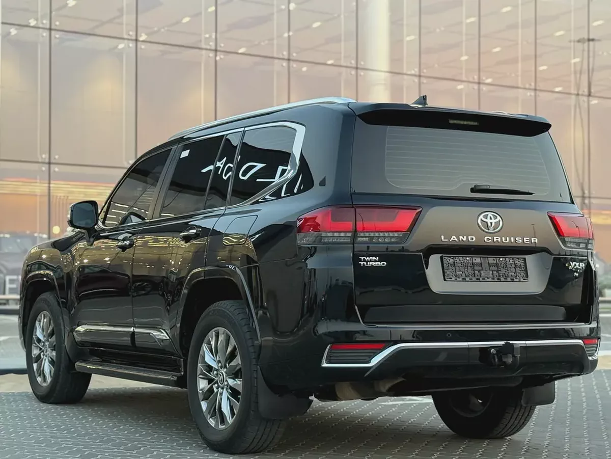 Toyota Land Cruiser 2023 VXR Twin Turbo GCC Specsتويوتا لاند كروزر 2023 VXR V6 توين تيربو صبغ الوكال-14-14