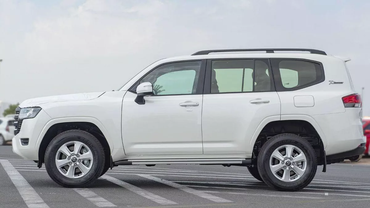 Toyota Land Cruiser GXR TOYOTA LAND CRUISER GXR 3.3L DIESEL-8-0