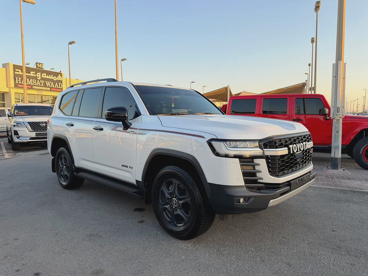 Toyota Land Cruiser GR Sport 2023 – GCC تويوتا لاند كروزر 2023 GR اسبورت صبغ الوكاله