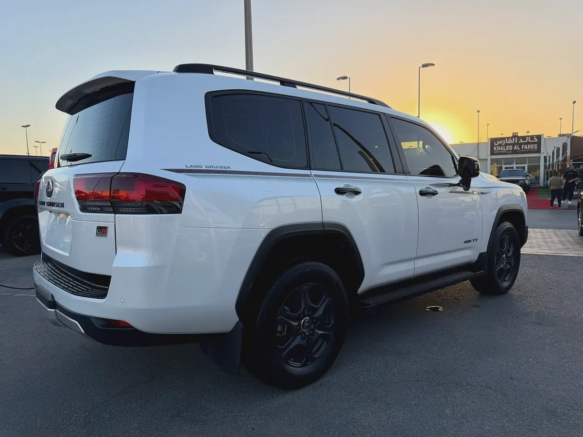 Toyota Land Cruiser GR Sport 2023 – GCC تويوتا لاند كروزر 2023 GR اسبورت صبغ الوكاله-4-4