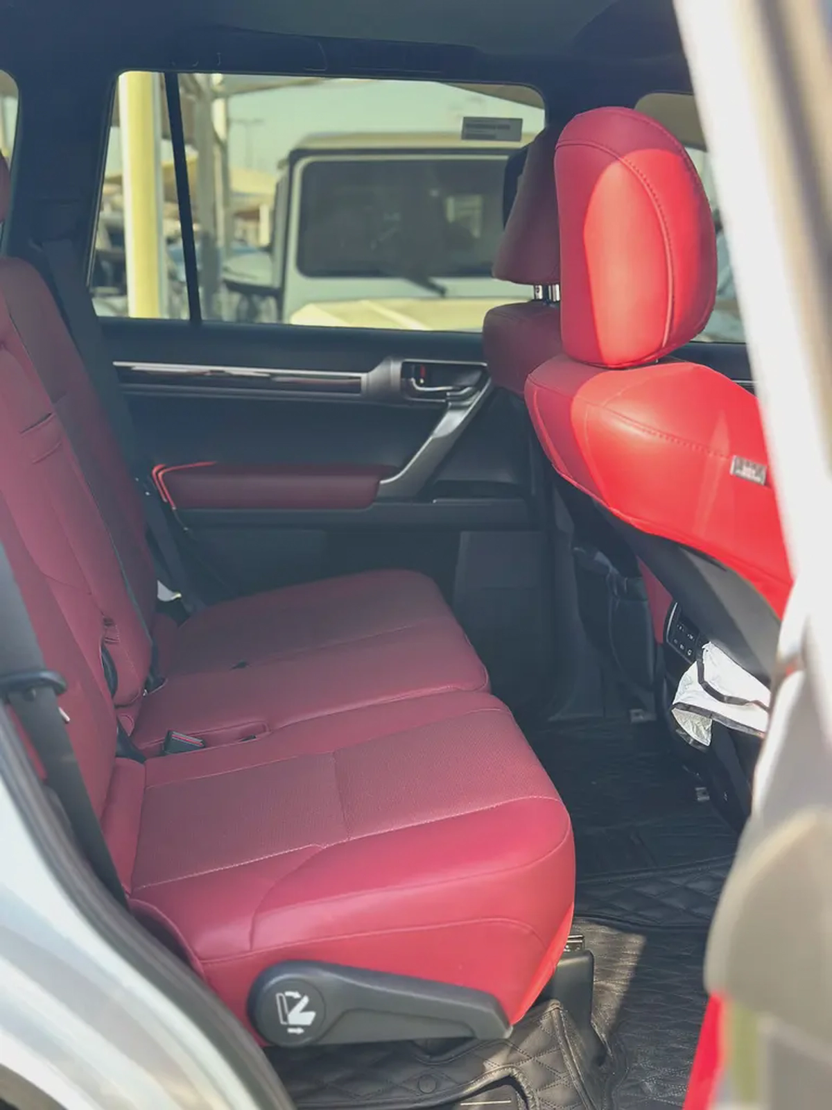 2023 Lexus GX460 Premium | GCC Specs | Single Owner | Full Agency Service History Under Warranty-14-14