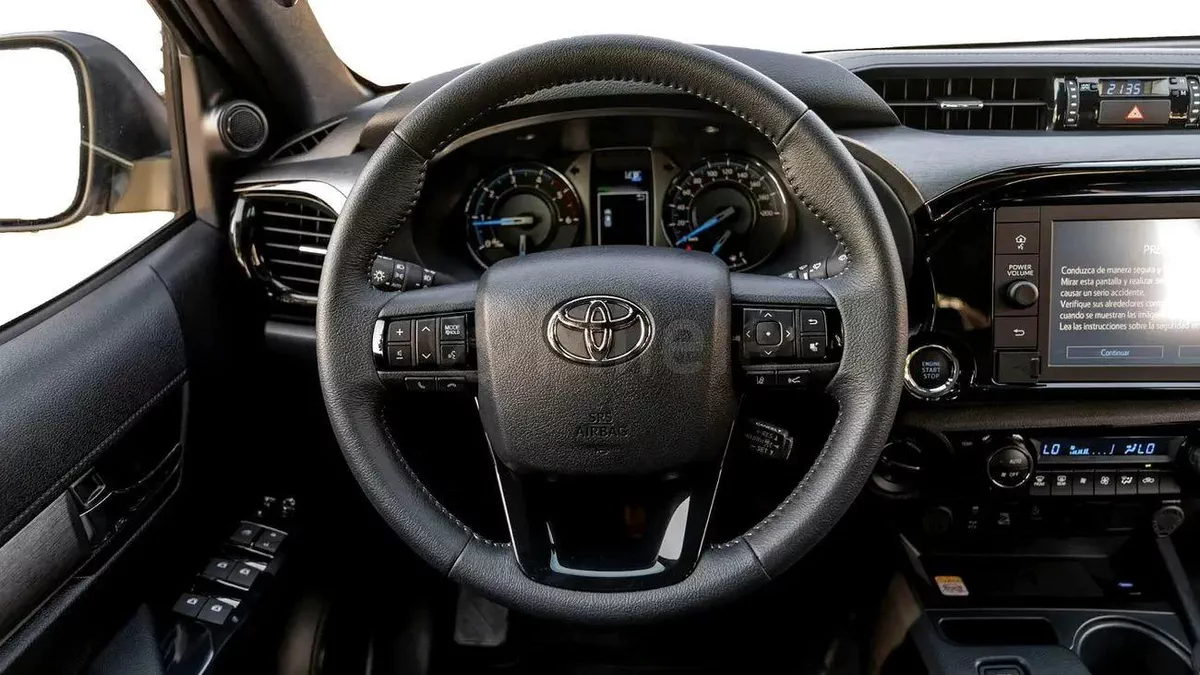 Toyota Hilux ADVENTURE | 2-YEAR WARRANTY + SERVICE AVAILABLE || 0% DOWNPAYMENT (BANK)-19-19
