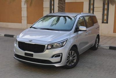 KIA GRAND CARNIVAL 3.3L V6 - GCC SPECS - ACCIDENT FREE - UNDER WARRANTY - FULL SERVICE HISTORY --0