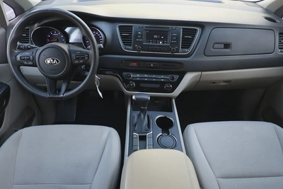 KIA GRAND CARNIVAL 3.3L V6 - GCC SPECS - ACCIDENT FREE - UNDER WARRANTY - FULL SERVICE HISTORY --14