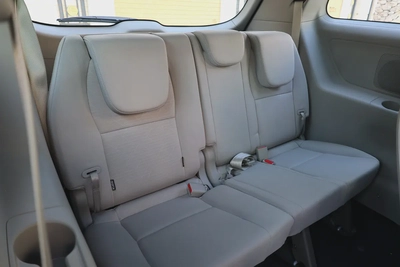 KIA GRAND CARNIVAL 3.3L V6 - GCC SPECS - ACCIDENT FREE - UNDER WARRANTY - FULL SERVICE HISTORY --19