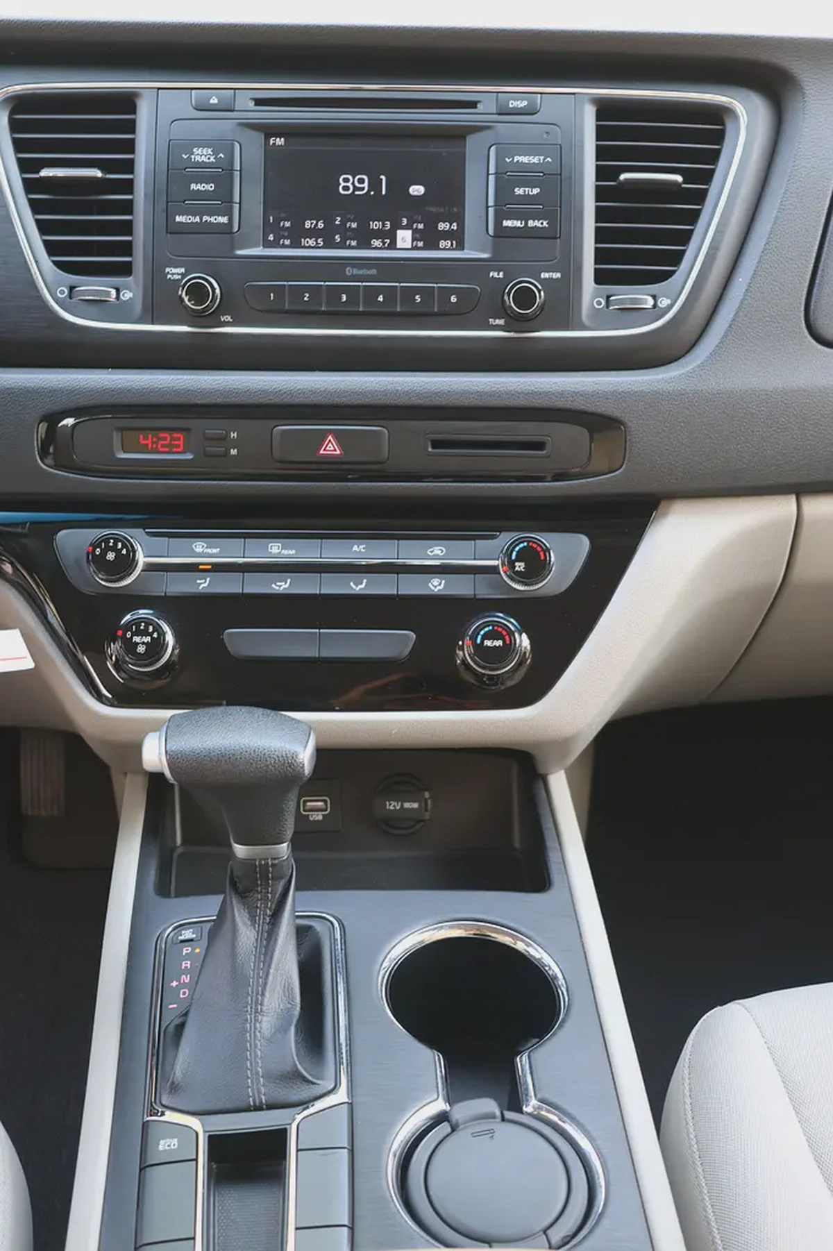 KIA GRAND CARNIVAL 3.3L V6 - GCC SPECS - ACCIDENT FREE - UNDER WARRANTY - FULL SERVICE HISTORY --13-13