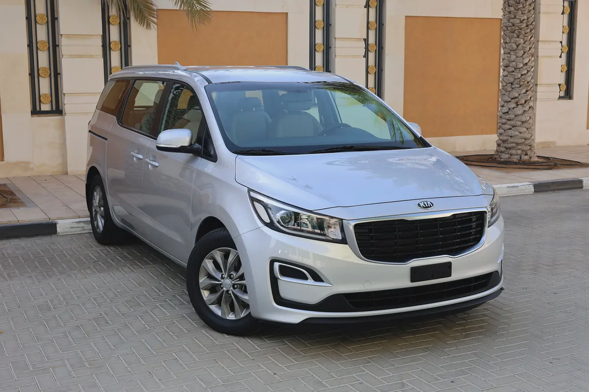 KIA GRAND CARNIVAL 3.3L V6 - GCC SPECS - ACCIDENT FREE - UNDER WARRANTY - FULL SERVICE HISTORY --1-1